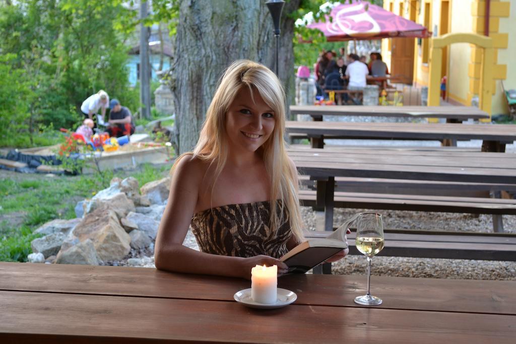 U Zlate Brany Cesky Raj Wellness Hotel Libuň Exterior foto